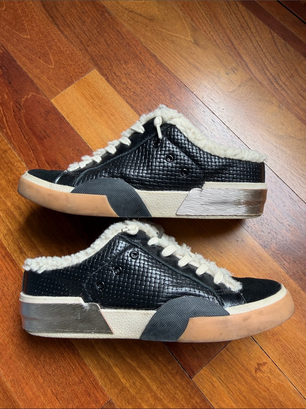 Dolce Vita Black & Cream Faux-Shearling Low-Top Sneakers 7